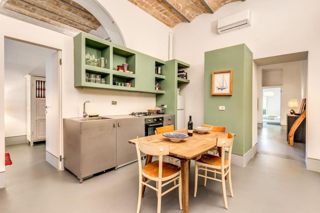 Apartment Trastevere 2 Bdr Orto Botanico With Private Patio