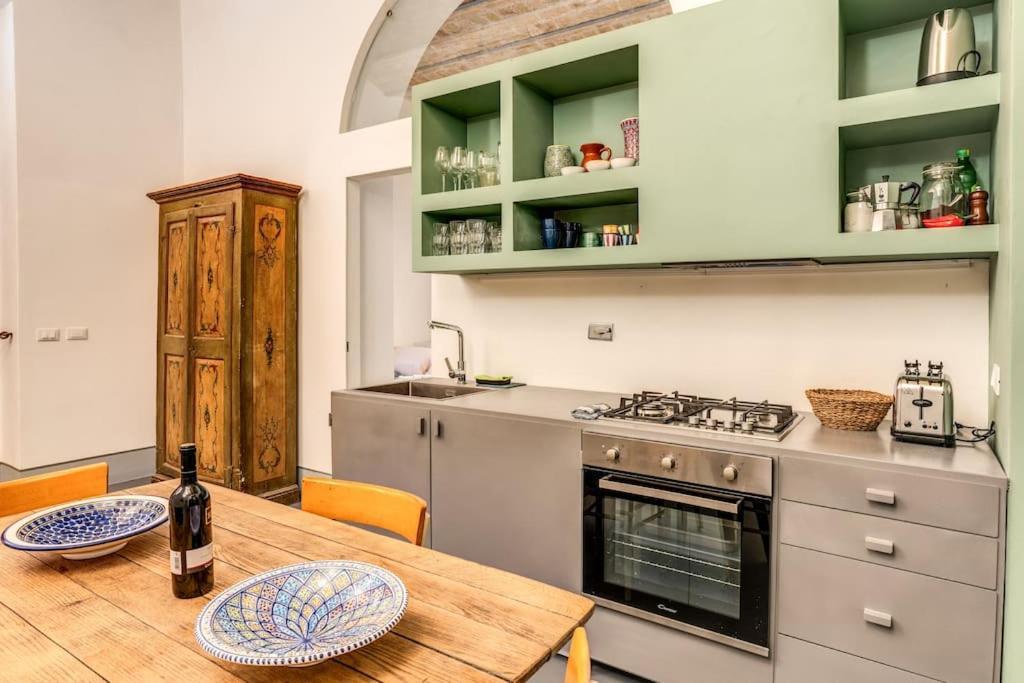 Trastevere 2 Bdr Orto Botanico With Private Patio Apartment *
